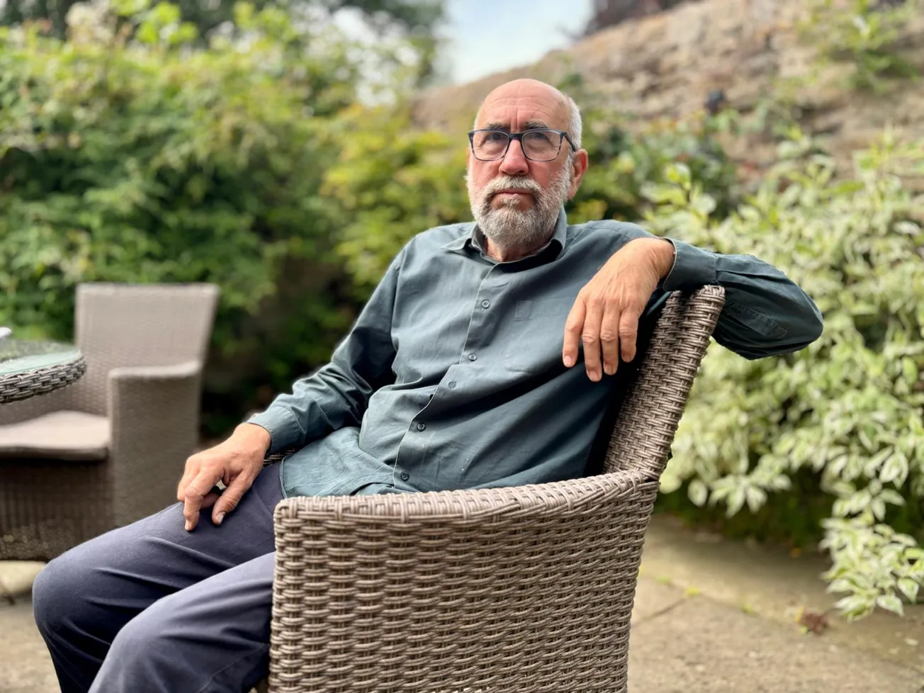 The footpath feud tearing Broomhall Park apart